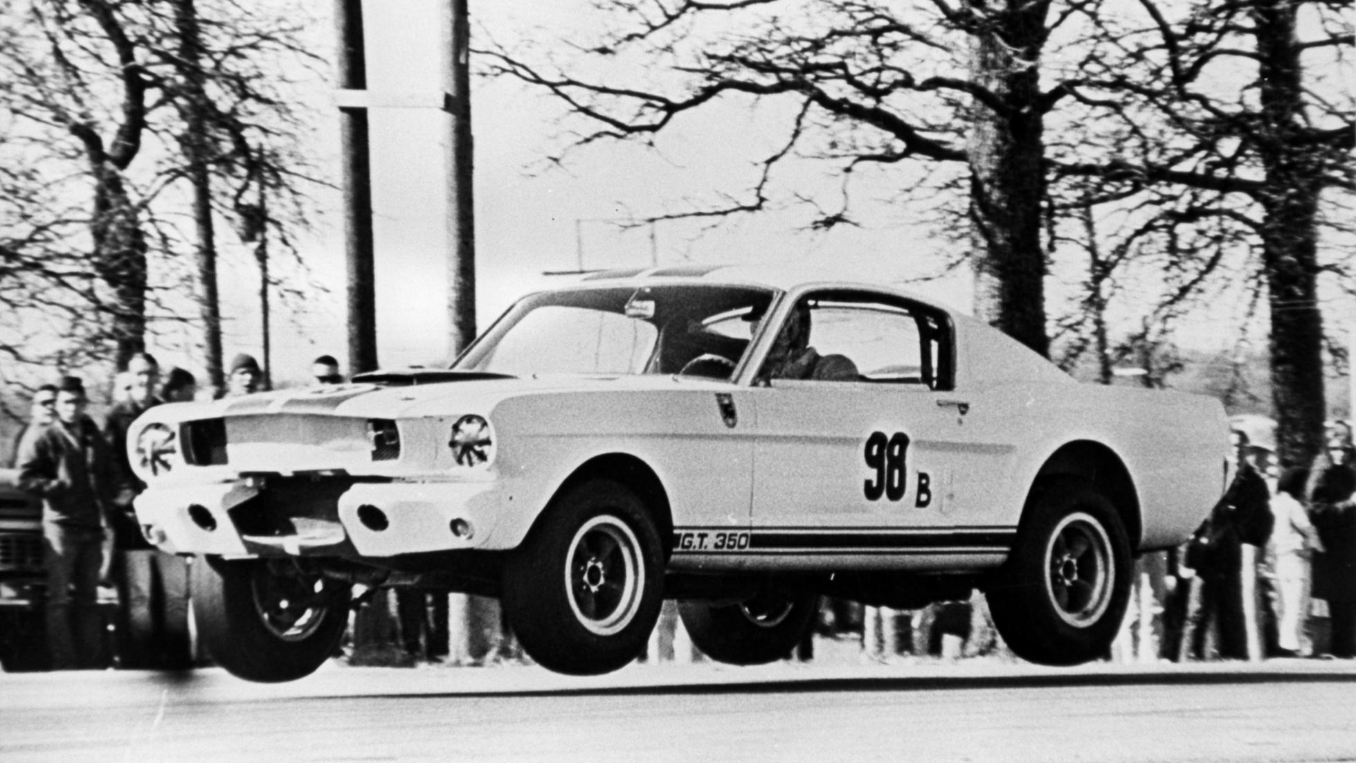 野马眼镜蛇gt350价位多少