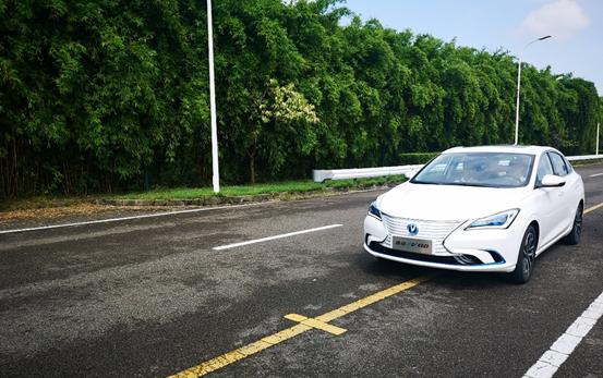 新能源长安逸动ev460是不是没有放音乐的