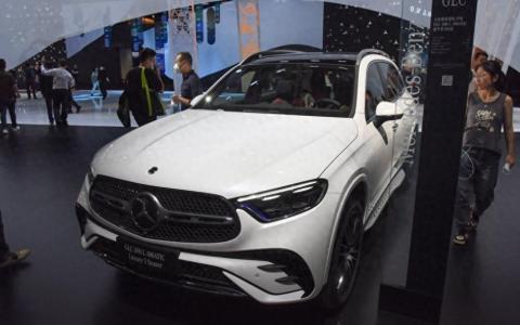 奔驰油电混合车型suv28万（奔驰油电混动suv有几款车）