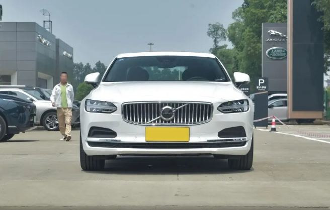 沃尔沃s90降价23万元（s90最低配落地多少）