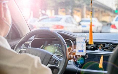电车跑滴滴一个月能赚多少钱（全职跑滴滴一天挣多少）
