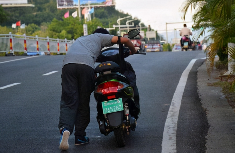 电瓶车没电了救援一次多少钱（电动车有拖车服务吗）