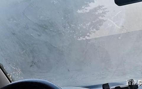 下雨天开车要开内循环还是外循环（下雨天如何让车内不起雾）
