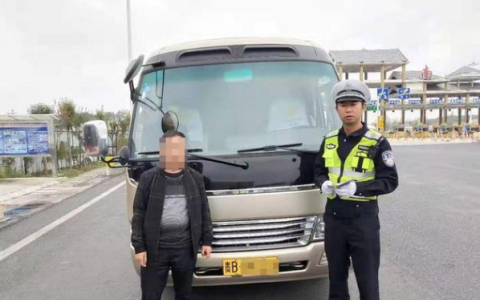 大巴车多少座算司机吗