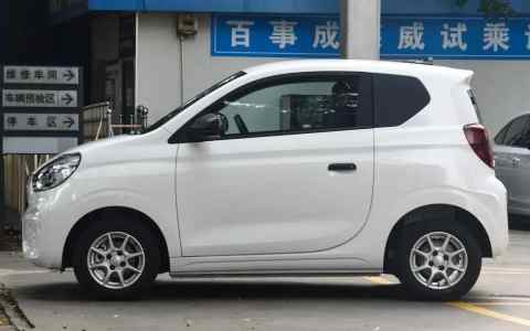 E360车型的性能如何？与其他同级别车型相比怎样？